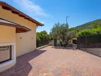 Недвижимость Семейный дом 200 м², Центр: 35