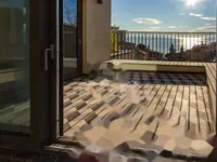 Недвижимость Трехкомнатная квартира в центре: 29