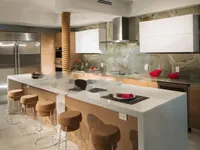 Недвижимость Четырехкомнатная квартира в центре: 1