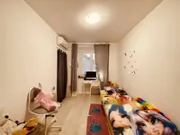 Недвижимость Трехкомнатная квартира, центр: 9