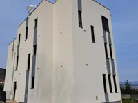 Недвижимость Трехкомнатная квартира в центре: 2