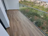 Недвижимость Трехкомнатная квартира в центре: 8