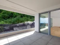 Недвижимость Трехкомнатная квартира в центре: 3