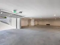 Недвижимость Трехкомнатная квартира в центре: 23