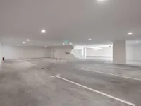 Недвижимость Трехкомнатная квартира в центре: 26