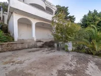 Недвижимость Трёхкомнатная квартира, Центр: 8