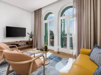 Недвижимость Трехкомнатная квартира, Центр: 7