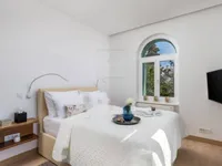 Недвижимость Трехкомнатная квартира, Центр: 21