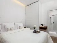 Недвижимость Трехкомнатная квартира, Центр: 22