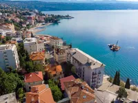 Недвижимость Трехкомнатная квартира, Центр: 33