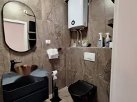 Недвижимость Трехкомнатная квартира в Центре: 18