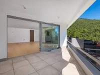 Недвижимость Трехкомнатная квартира, Центр: 10