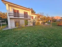 Недвижимость Дом в центре Сежаны: 11