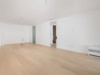 Недвижимость Трёхкомнатная квартира в центре: 24