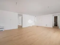 Недвижимость Квартира на 1-м этаже, Центр, Опатия: 24