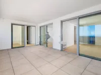 Недвижимость Трехкомнатная квартира, Центр: 5