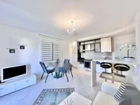 Недвижимость Четырехкомнатная квартира: 5