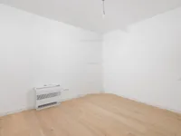 Недвижимость Трехкомнатная квартира в центре: 9