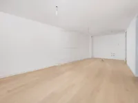 Недвижимость Трехкомнатная квартира в центре: 13