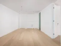 Недвижимость Трехкомнатная квартира в центре: 14