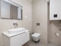 Недвижимость Трехкомнатная квартира в центре: 19