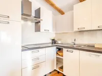 Недвижимость Трехкомнатная квартира в центре: 4