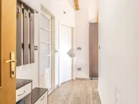 Недвижимость Трехкомнатная квартира в центре: 7