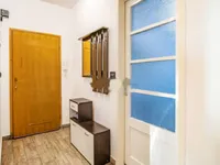 Недвижимость Трехкомнатная квартира в центре: 8