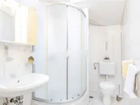 Недвижимость Трехкомнатная квартира в центре: 9