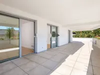 Недвижимость Двухкомнатная квартира, центр: 18