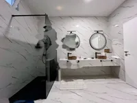 Недвижимость Четырёхкомнатная квартира Центр: 20