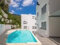 Недвижимость Трёхкомнатная квартира, Центр: 7