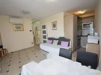 Недвижимость Трехкомнатная квартира в центре: 5