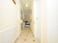 Недвижимость Трехкомнатная квартира в центре: 9