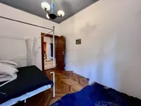 Недвижимость Трехкомнатная квартира в центре: 12