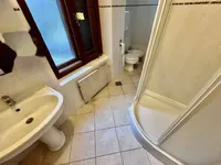 Недвижимость Трехкомнатная квартира в центре: 13