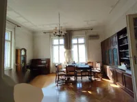 Недвижимость Трехкомнатная квартира в Центре: 16