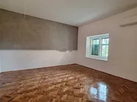 Недвижимость Квартира с подвалом, центр опатии: 8