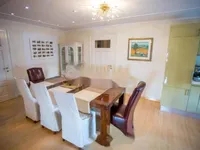 Недвижимость Трехкомнатная квартира Центр: 5