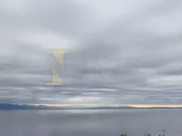 Недвижимость Трехкомнатная квартира в центре: 2