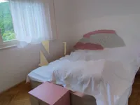 Недвижимость Трехкомнатная квартира в центре: 9