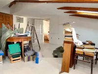 Недвижимость Четырехкомнатная квартира, Центр: 1