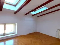 Недвижимость Четырехкомнатная квартира, Центр: 12