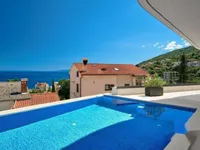 Недвижимость Четырехкомнатная квартира в центре Опатии: 1