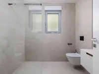 Недвижимость Трехкомнатная квартира, центр: 8