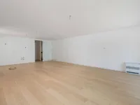 Недвижимость Трехкомнатная квартира, центр: 12