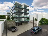 Недвижимость Трехкомнатная квартира в центре: 2