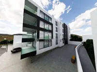 Недвижимость Трехкомнатная квартира в центре: 7