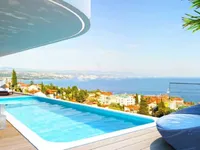 Недвижимость Четырёхкомнатная квартира, Центр, Опатия.: 10