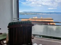 Недвижимость Трехкомнатная квартира в центре: 4